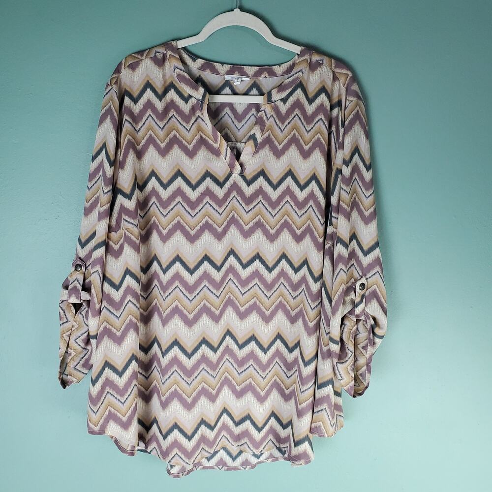 Maurices Womens Atwood Chevron 3/4 sleeve Popover V-Neck Blouse Top Size 3X